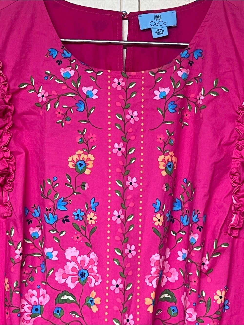 CeCe bright fuchsia floral ruffle cap sleeve crew neck shift dress - Picture 9 of 13